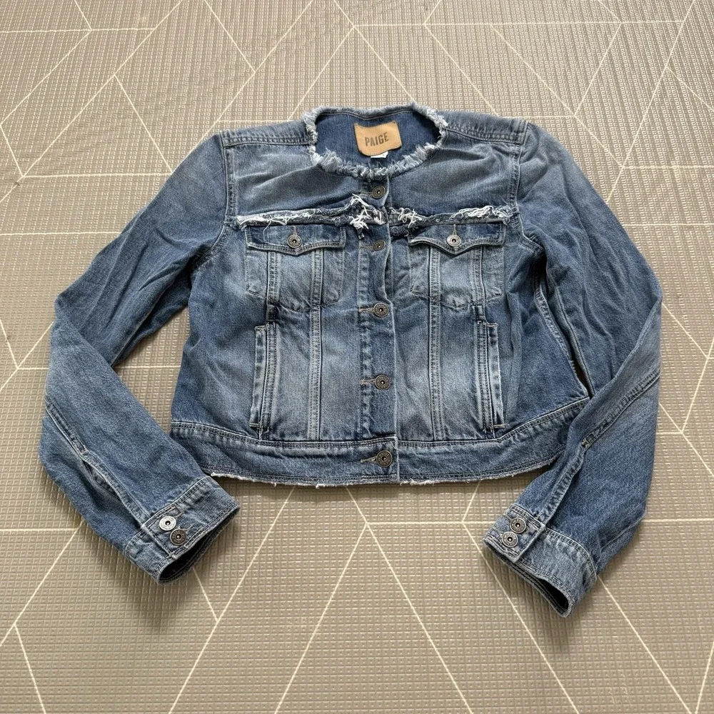 Paige Denim Jean Jacket Sz Small Distressed Medium Wash Raw‎ Trim